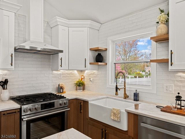 22 Radburn Rd, Fair Lawn Boro, NJ 07410