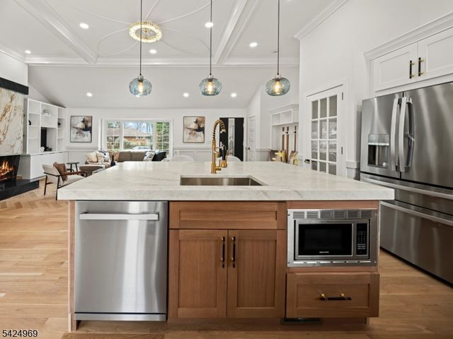 22 Radburn Rd, Fair Lawn Boro, NJ 07410