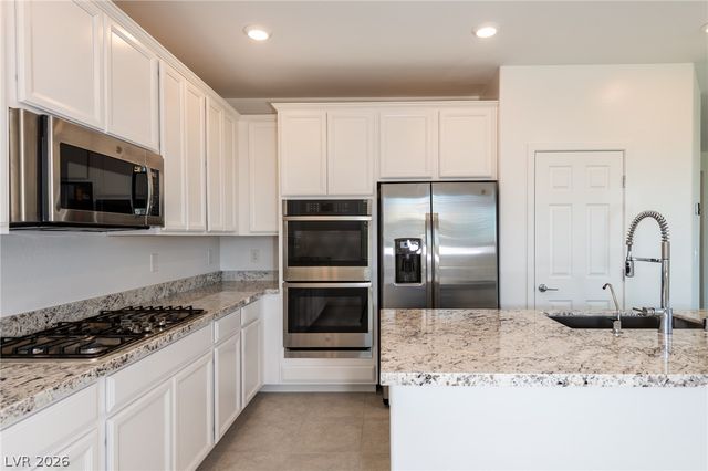 12397 Shoreline Echo Avenue, Las Vegas, NV 89138