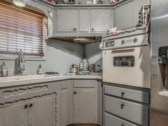 525 Brookside Terrace, Moore, OK 73160