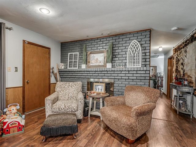 525 Brookside Terrace, Moore, OK 73160