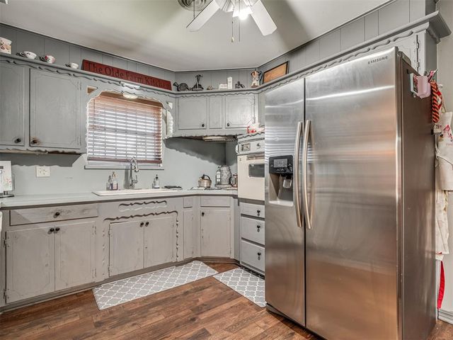 525 Brookside Terrace, Moore, OK 73160