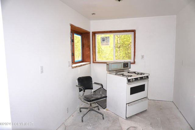 44725 S Bernadette Street, Talkeetna, AK 99676