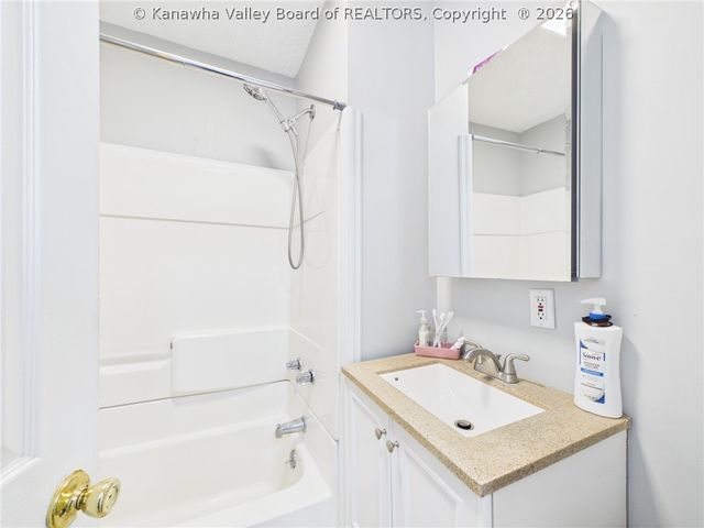 818 4th Street, Huntington, WV 25701