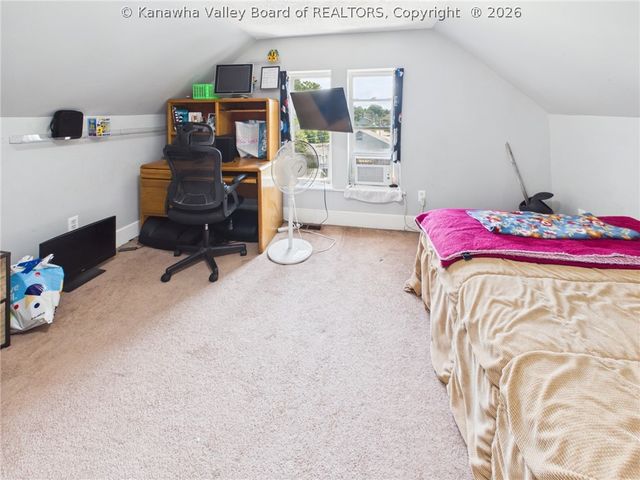 818 4th Street, Huntington, WV 25701
