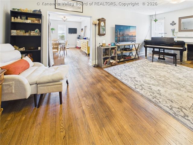 818 4th Street, Huntington, WV 25701