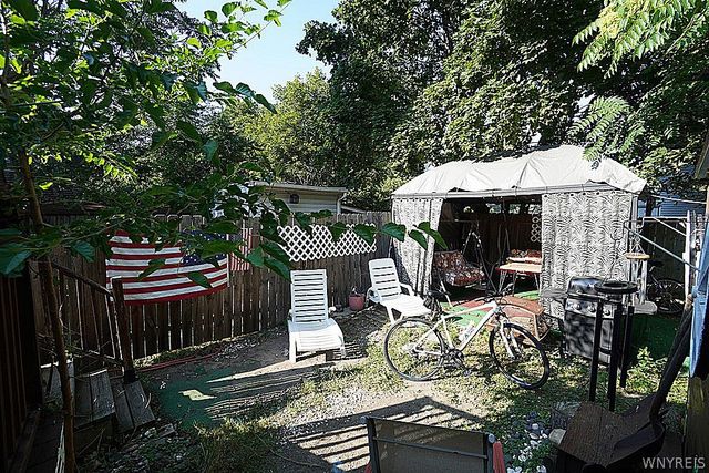 211 East Street, Buffalo, NY 14207