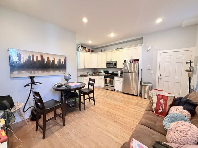 2815 W 25th Street, Chicago, IL 60623