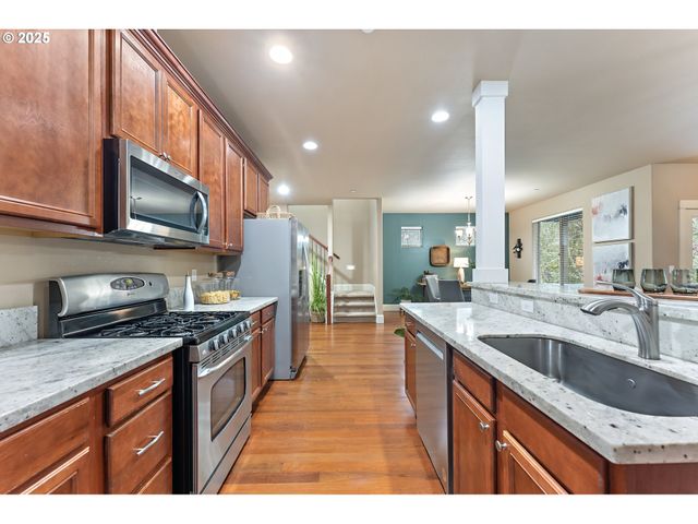 11347 Nw KIMBLE Ct, Portland, OR 97229