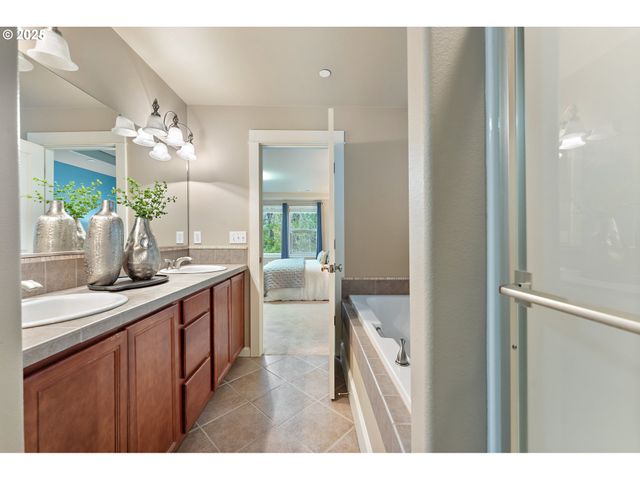 11347 Nw KIMBLE Ct, Portland, OR 97229