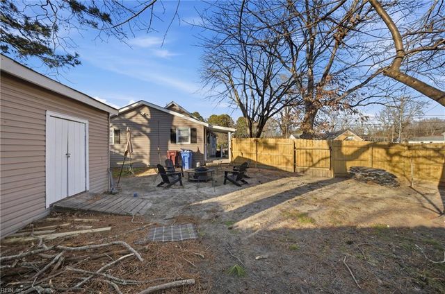 1109 Fentress RD, Chesapeake, VA 23322