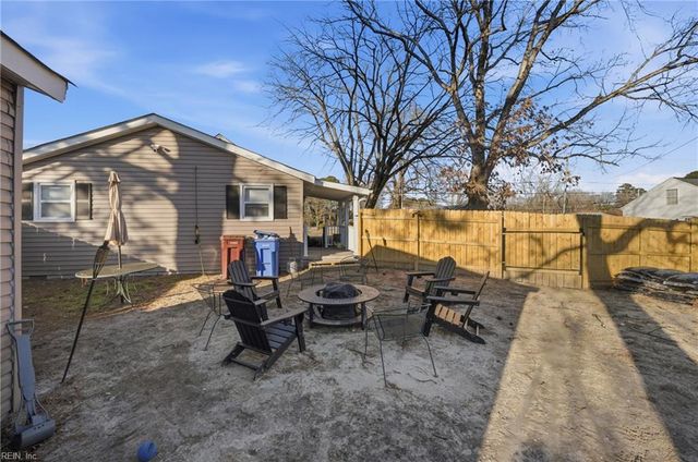 1109 Fentress RD, Chesapeake, VA 23322