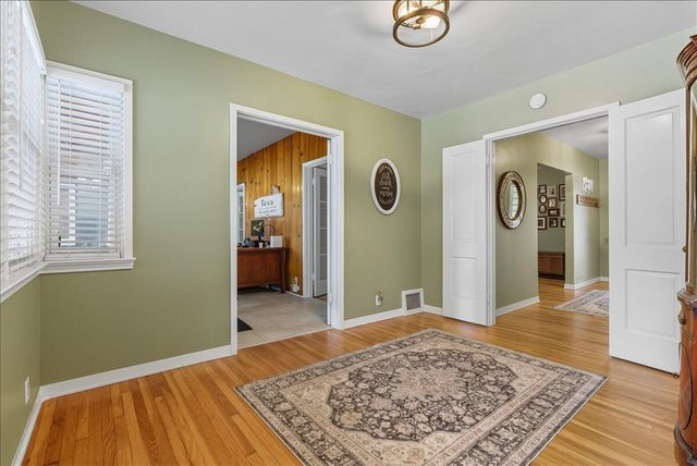 861 E Sycamore Avenue, Tulare, CA 93274