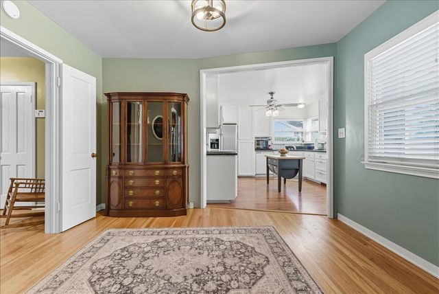 861 E Sycamore Avenue, Tulare, CA 93274