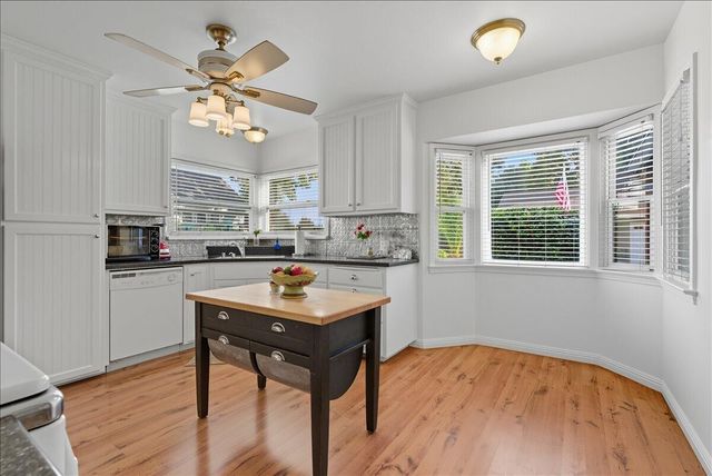 861 E Sycamore Avenue, Tulare, CA 93274