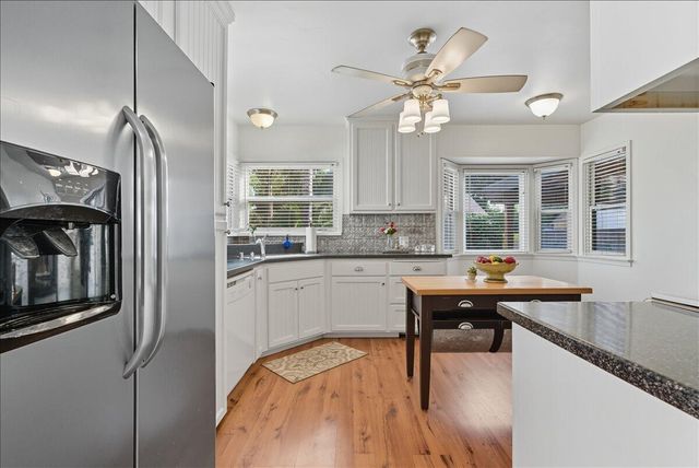 861 E Sycamore Avenue, Tulare, CA 93274