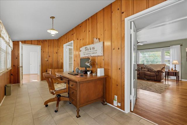 861 E Sycamore Avenue, Tulare, CA 93274