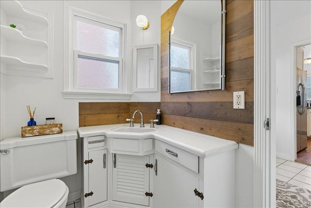 861 E Sycamore Avenue, Tulare, CA 93274