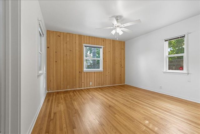 861 E Sycamore Avenue, Tulare, CA 93274