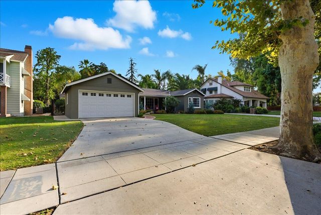 861 E Sycamore Avenue, Tulare, CA 93274