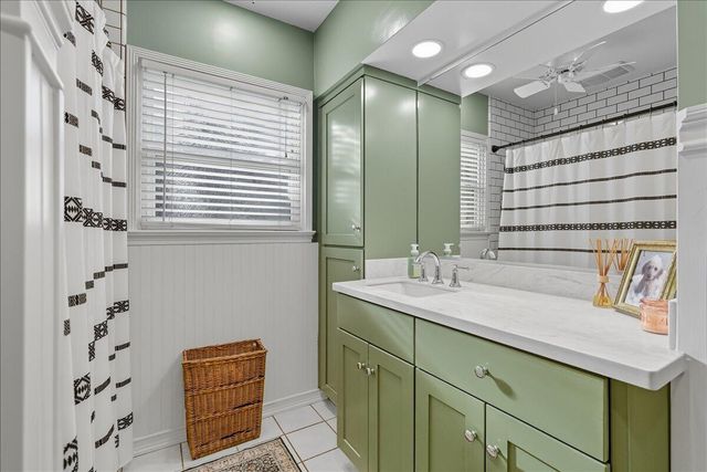 861 E Sycamore Avenue, Tulare, CA 93274