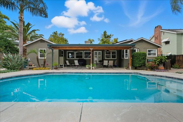 861 E Sycamore Avenue, Tulare, CA 93274