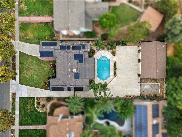 861 E Sycamore Avenue, Tulare, CA 93274