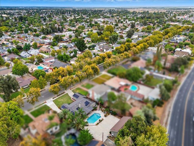 861 E Sycamore Avenue, Tulare, CA 93274