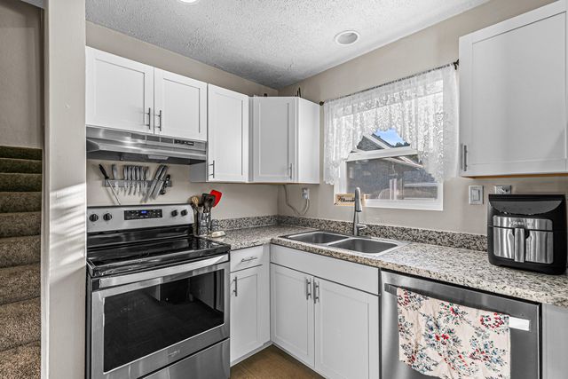 923 Jasper Street, Medford, OR 97501