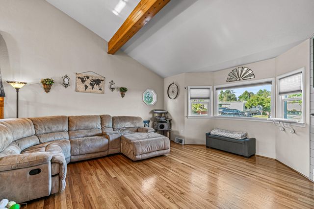 923 Jasper Street, Medford, OR 97501