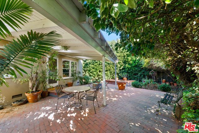 11672 Erwin Street, North Hollywood (los Angeles), CA 91606