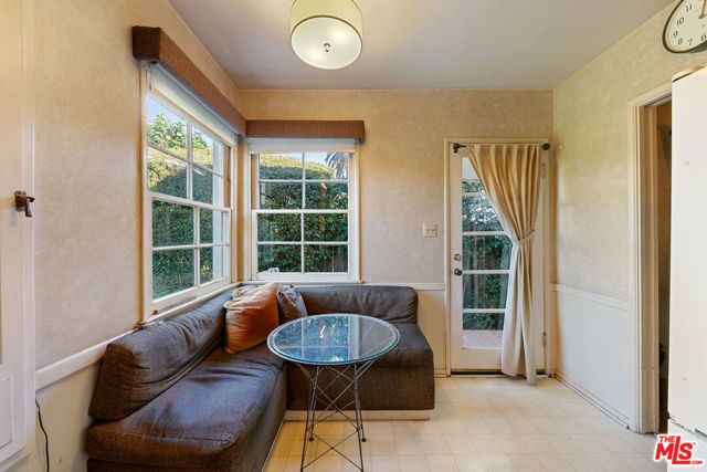 11672 Erwin Street, North Hollywood (los Angeles), CA 91606