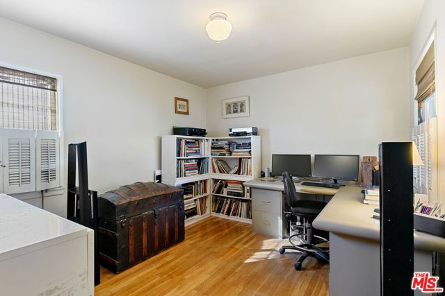 11672 Erwin Street, North Hollywood (los Angeles), CA 91606