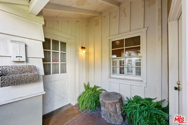 11672 Erwin Street, North Hollywood (los Angeles), CA 91606