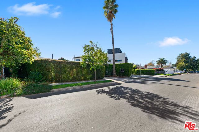 11672 Erwin Street, North Hollywood (los Angeles), CA 91606