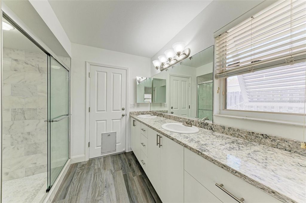 Image 38 of property listing at 6315 4TH AVENUE NW, Bradenton, FL 34209