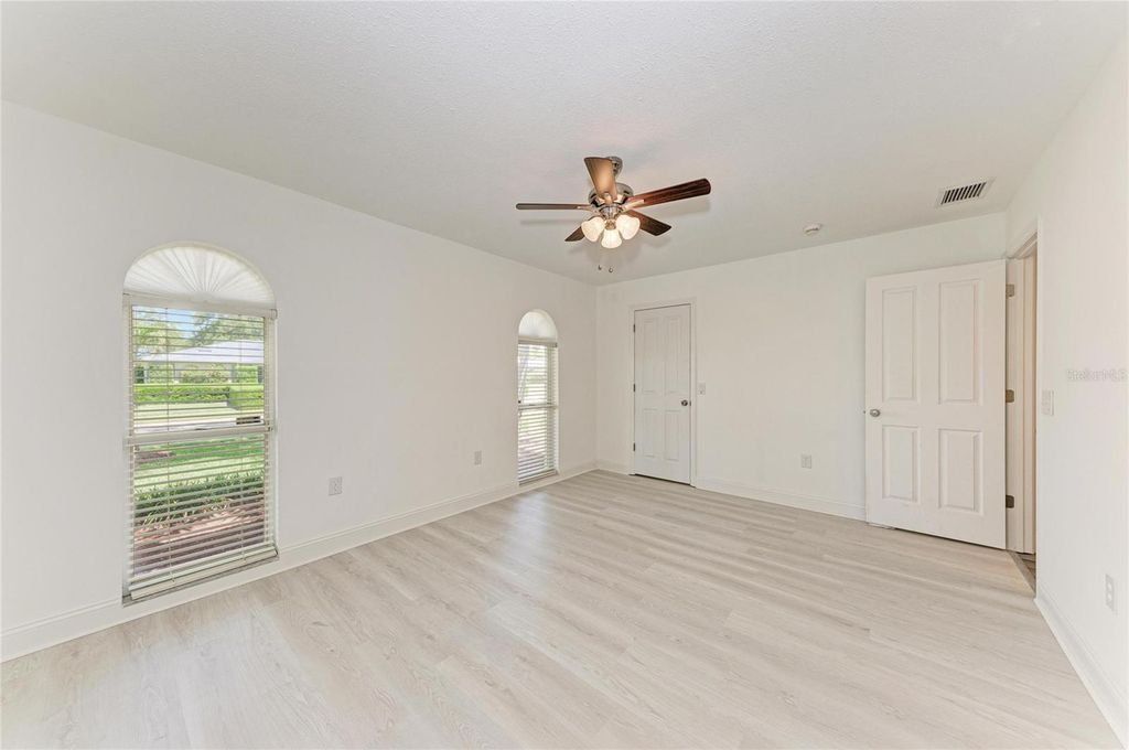 Image 41 of property listing at 6315 4TH AVENUE NW, Bradenton, FL 34209