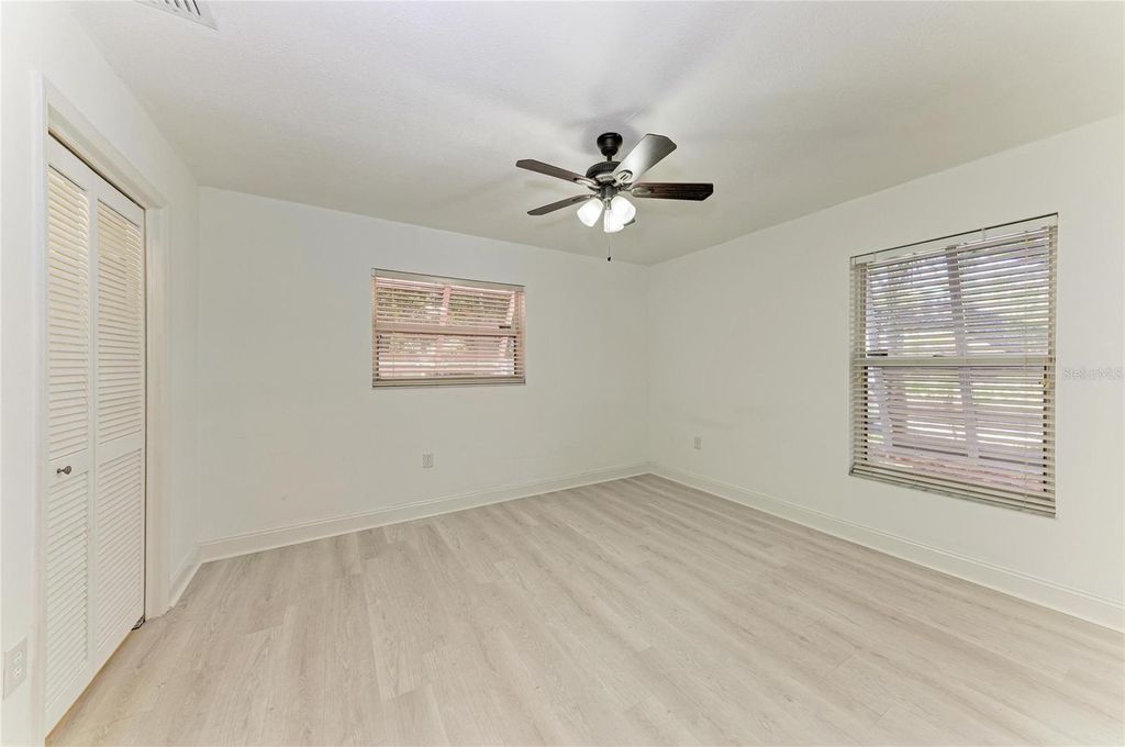 Image 44 of property listing at 6315 4TH AVENUE NW, Bradenton, FL 34209