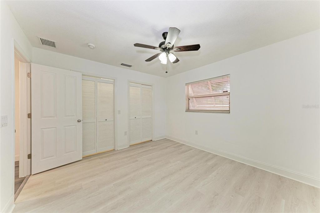 Image 45 of property listing at 6315 4TH AVENUE NW, Bradenton, FL 34209