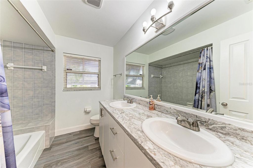 Image 48 of property listing at 6315 4TH AVENUE NW, Bradenton, FL 34209