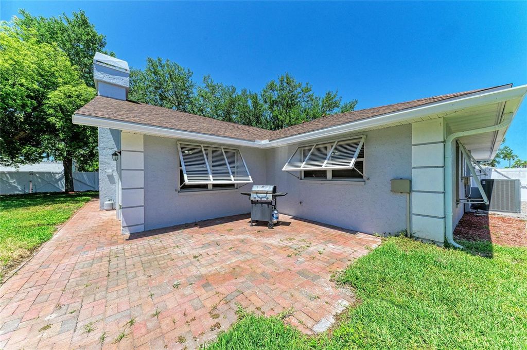 Image 54 of property listing at 6315 4TH AVENUE NW, Bradenton, FL 34209