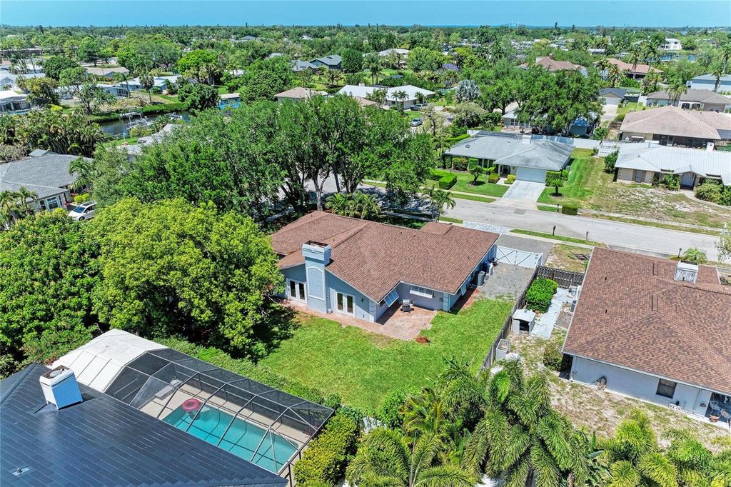 Image 55 of property listing at 6315 4TH AVENUE NW, Bradenton, FL 34209