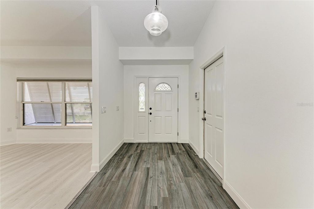 Image 9 of property listing at 6315 4TH AVENUE NW, Bradenton, FL 34209