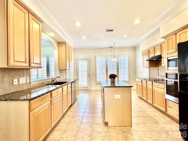 10879 Rogalla Drive, Charlotte, NC 28277