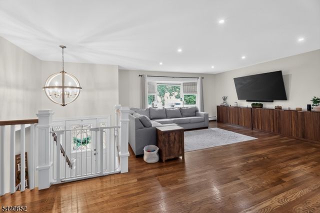 20 Arnold Drive, Parsippany-troy Hills Twp., NJ 07054