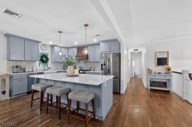 20 Arnold Drive, Parsippany-troy Hills Twp., NJ 07054