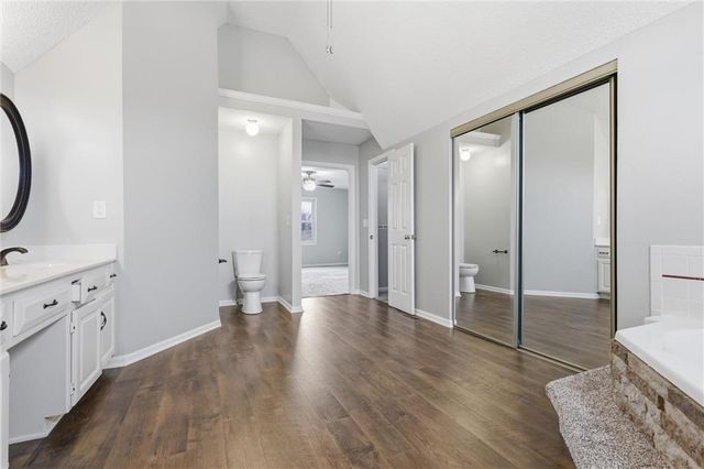 905 NE Kenwood Drive, Lee's Summit, MO 64064