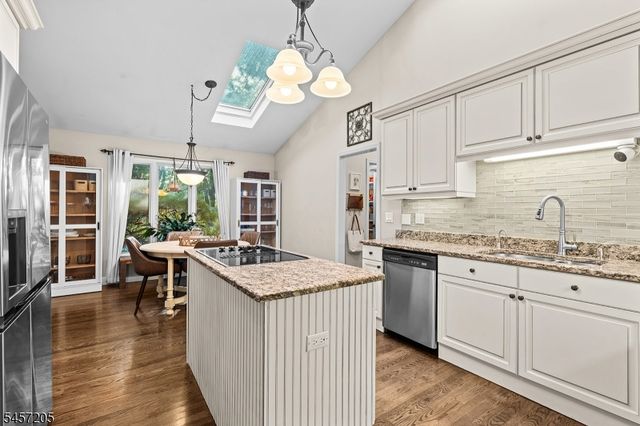 45 Brush Hill Rd, Kinnelon Boro, NJ 07405