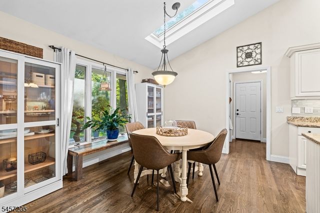 45 Brush Hill Rd, Kinnelon Boro, NJ 07405