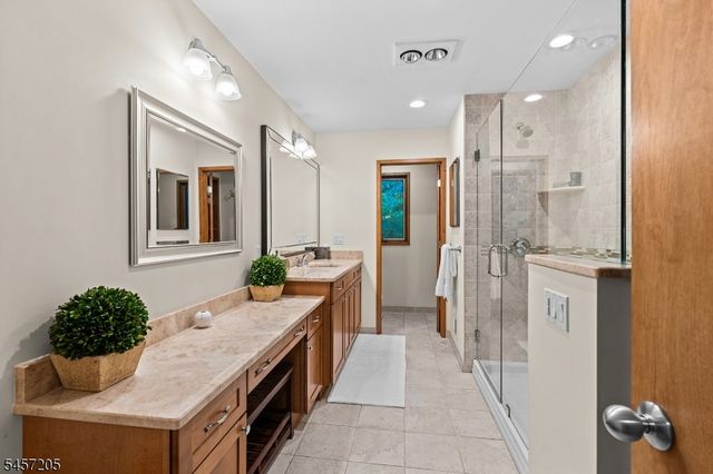 45 Brush Hill Rd, Kinnelon Boro, NJ 07405